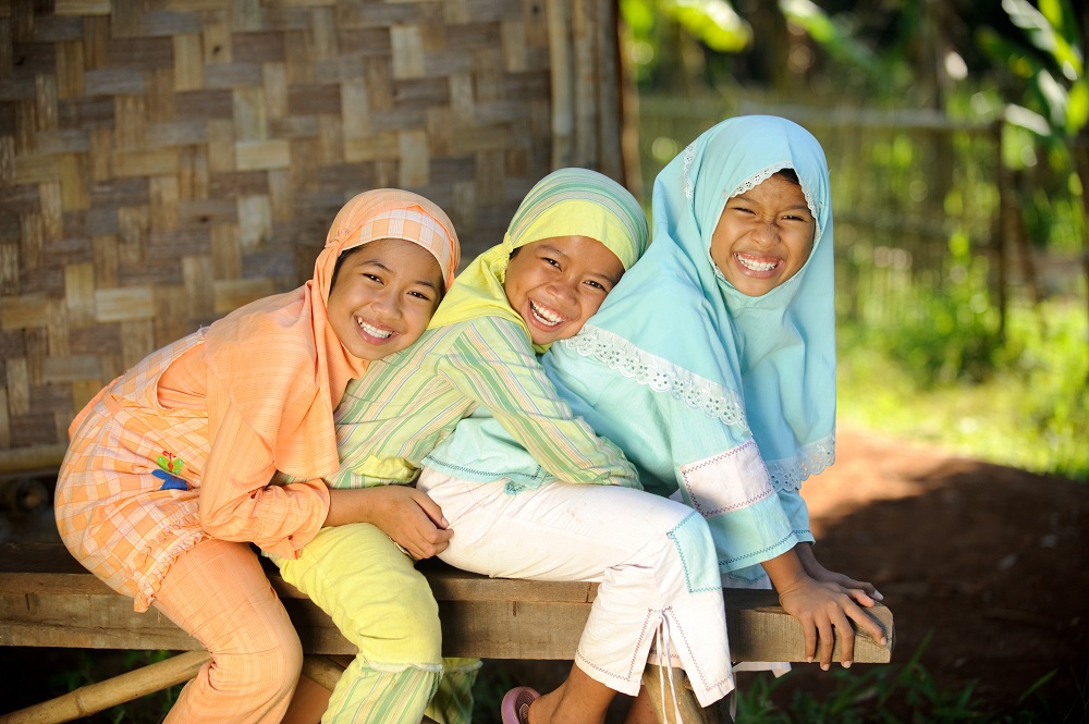 picture of a group of children play