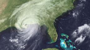 Katrina's eye ashore at Louisiana and Mississippi. 29 August